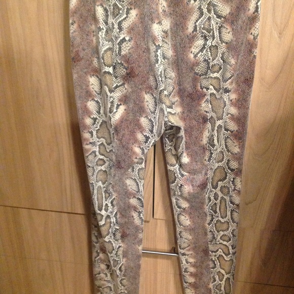 NWOT stretch snake pant - Picture 3 of 3